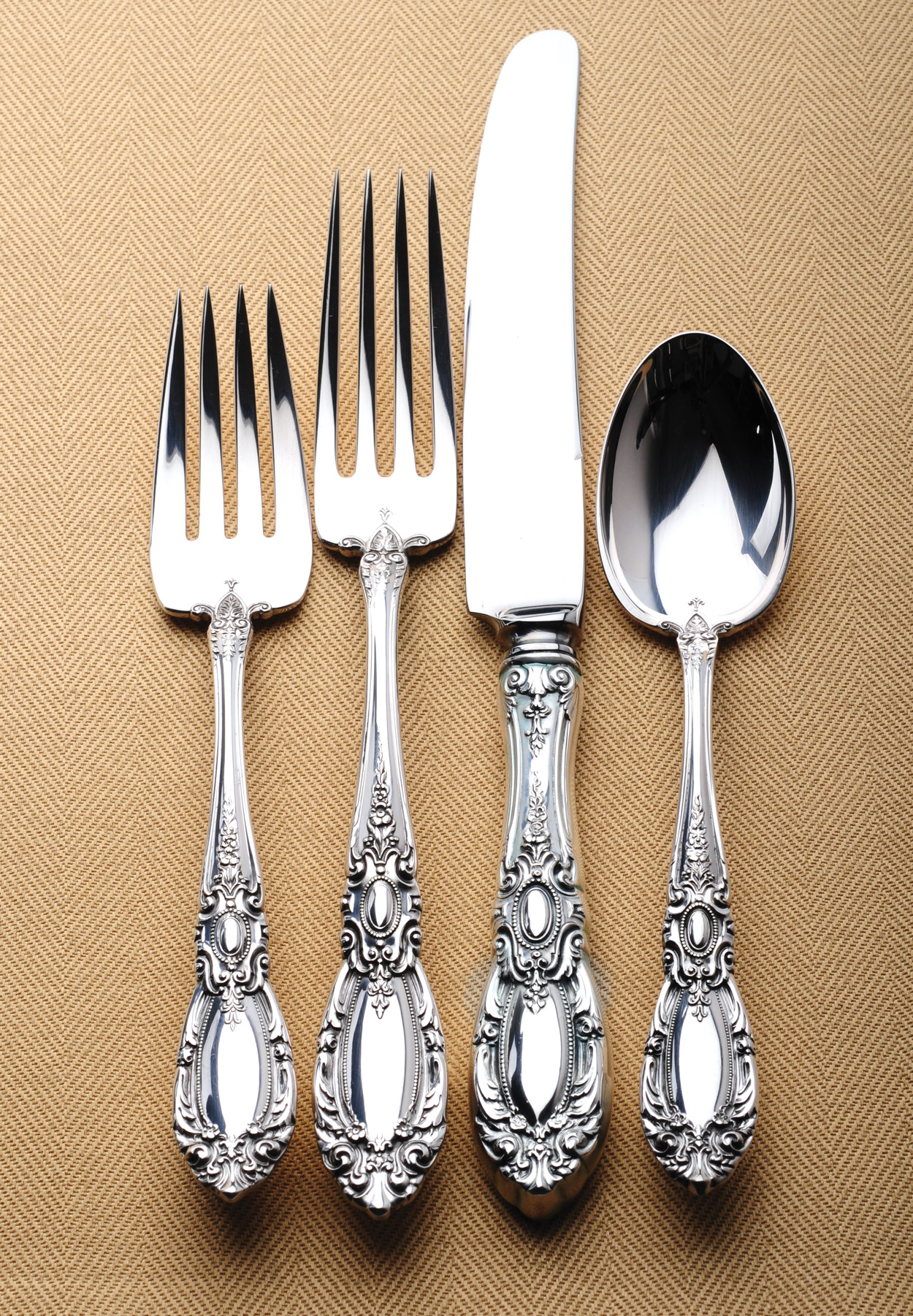 Silver queen sale sterling silverware