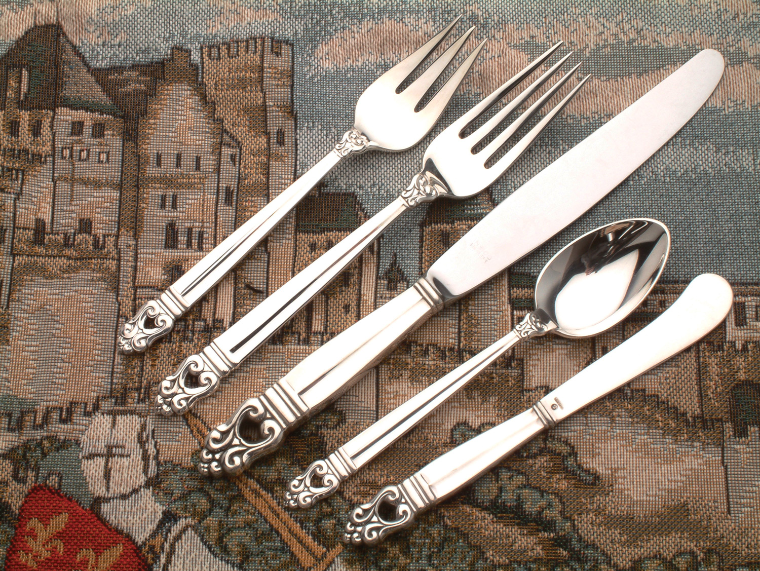 International sterling silver on sale flatware