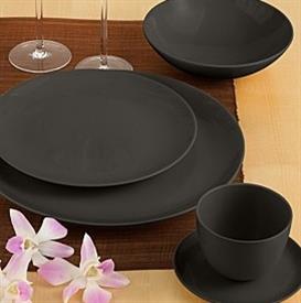 basso_graphite_china_china_dinnerware_by_calvin_klein.jpeg