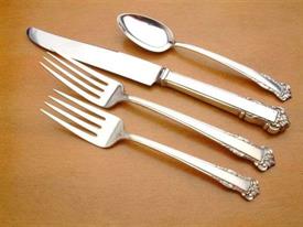 english_shell_sterling_silverware_by_lunt.jpg