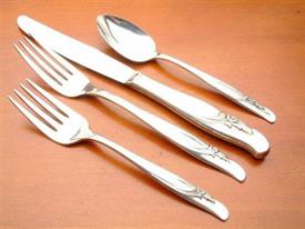 exquisite__rogers__and__bro__plated_flatware_by_international.jpg