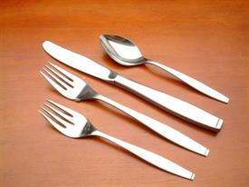 tempo_deluxe_stainle_stainless_flatware_by_oneida.jpg