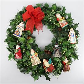 2004 HALLMARK 'SANTAS FROM AROUND THE WORLD' ORNAMENT SET & DISPLAY WREATH. THIS SET INCLUDES 8 DIFFERENT SANTA CLAUS ORNAMENTS.            