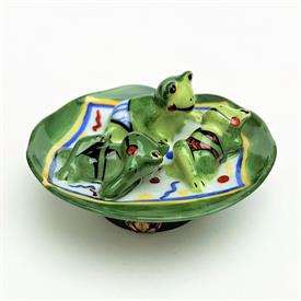 ,GERARD RIBIERRE FROG 'BEACH' PARTY ON LILY PAD BOX. RARE AND RETIRED. HAND-PAINTED. 1.5" TALL, 2.75" WIDE                                  