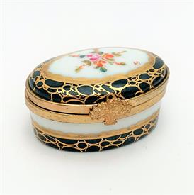 ,VINTAGE OVAL TRINKET BOX WITH GREEN & GOLD BANDS & FLORAL DETAILS. HAND PAINTED. 1" TALL, 1.8" WIDE, 1.3" LONG                             
