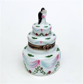,RETIRED WEDDING CAKE TRINKET BOX WITH BRIDE & GROOM TOPPER & ENTWINED HEARTS CLASP BY EXIMIOUS. HAND PAINTED. 3.25" TALL, 2.1" WIDE        