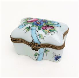 ,VINTAGE TRADITIONAL CASKET STYLE LIMOGES TRINKET BOX WITH FLOWER, RIBBON & INSECT MOTIF. HAND PAINTED, SIGNED. 1.5" T, 2.25" W, 1.75" L    