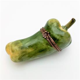,GREEN BELL PEPPER VEGETABLE TRINKET BOX BY PERRY VIEILLE. HAND PAINTED. 3.25" LONG, 1.75" TALL                                             