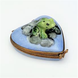,FROG ON HEART SHAPED TRINKET BOX WITH BUTTERFLY SHAPED CLASP. HAND PAINTED, SIGNED. 1.4" TALL, 2.25" LONG, 2.1" WIDE                       