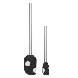 -SET OF 2 SPATULAS. STAINLESS STEEL HANDLES. MACHINE WASHABLE. BREAKAGE REPLACEMENT AVAILABLE.                                              