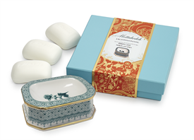 -HEIRSAVONARE SOAP GIFT SET. INCLUDES 3 BARS OF SOAP AND 1 SOAP DISH                                                                        