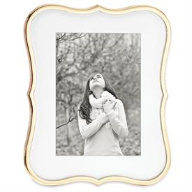 -GOLD 5X7" FRAME. 9.5" TALL, 7.75" WIDE. GOLDPLATED ZINC ALLOY. BREAKAGE REPLACEMENT AVAILABLE.                                             