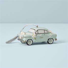 :2020 JUST MARRIED VINTAGE CAR ORNAMENT. 1.75" TALL, 4" LONG. MSRP $66.00                                                                   