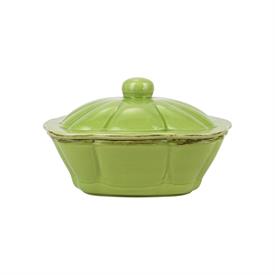-GREEN SQUARE COVERED CASSEROLE DISH. 10.25" LONG, 9" WIDE, 2.25 QUARTS                                                                     