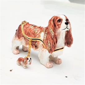 -KING CHARLES SPANIEL TRINKET BOX WITH MATCHING NECKLACE. 2.4" TALL, 3.25" LONG. 20" CHAIN                                                  