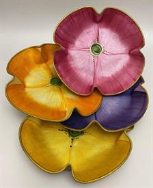 _:SET OF 4 SCULPTABLE PANSY CHARGER BASKETS. 15" WIDE. WIPE CLEAN WITH DAMP SPONGE. DO NOT SCRUB                                            