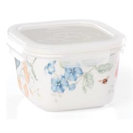 -24 OZ. SQUARE SERVE & STORE CONTAINER. MSRP $50.00                                                                                         